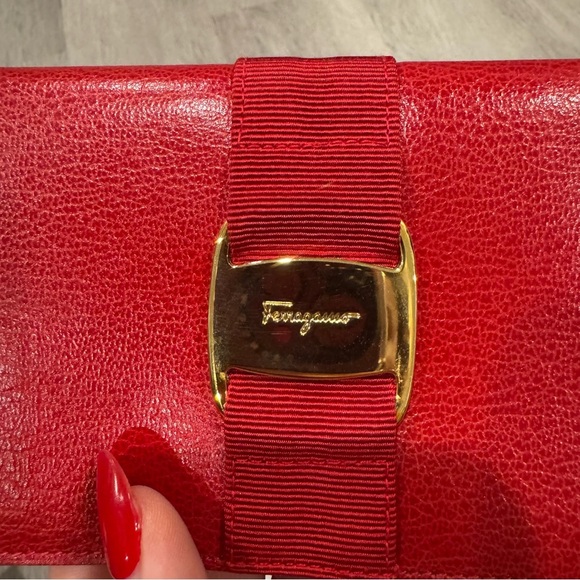 Salvatore Ferragamo Women's Vara Long Bifold Wallet, Red And Gold Authentic EUC - Picture 7 of 12